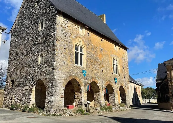 La Maison Du Clocher Chemere-le-Roi